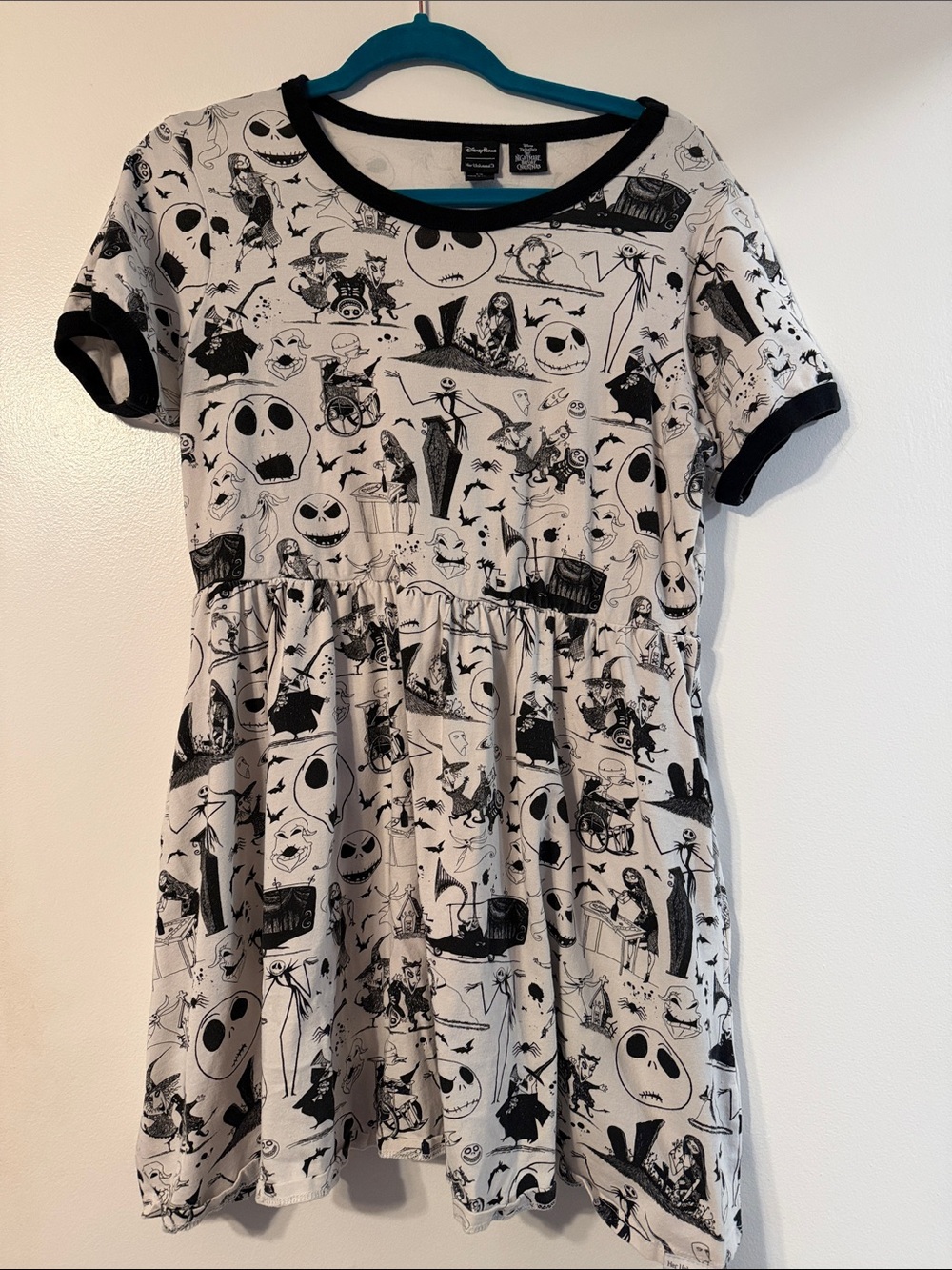 Disney Parks Her Universe Nightmare Before Christmas size Large dress